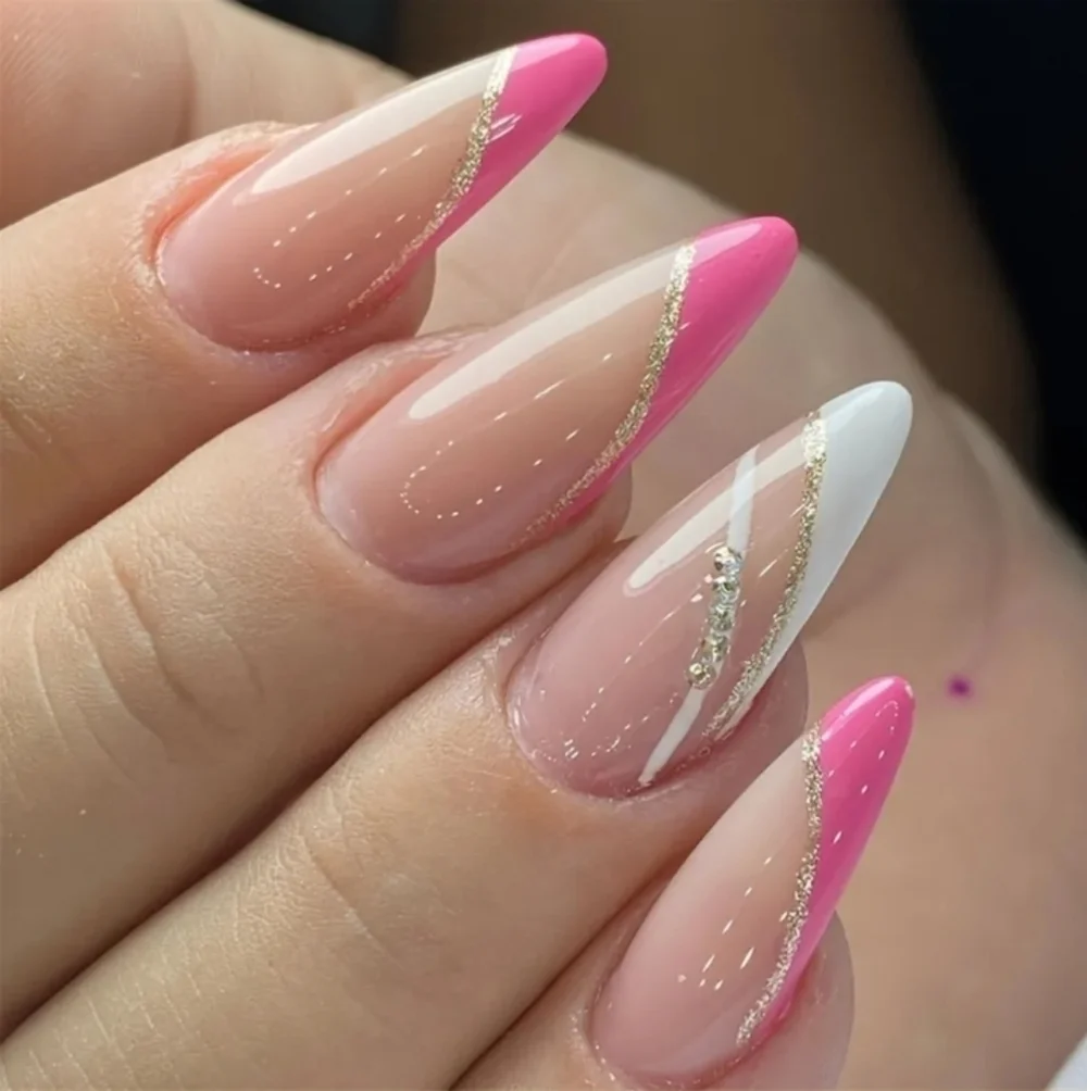 🔥Glossy French tip with gold and glitter Almond shaped